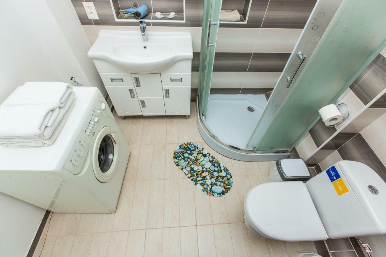 Apartment On Tuhan-Baranovskoho,4 リヴィウ エクステリア 写真